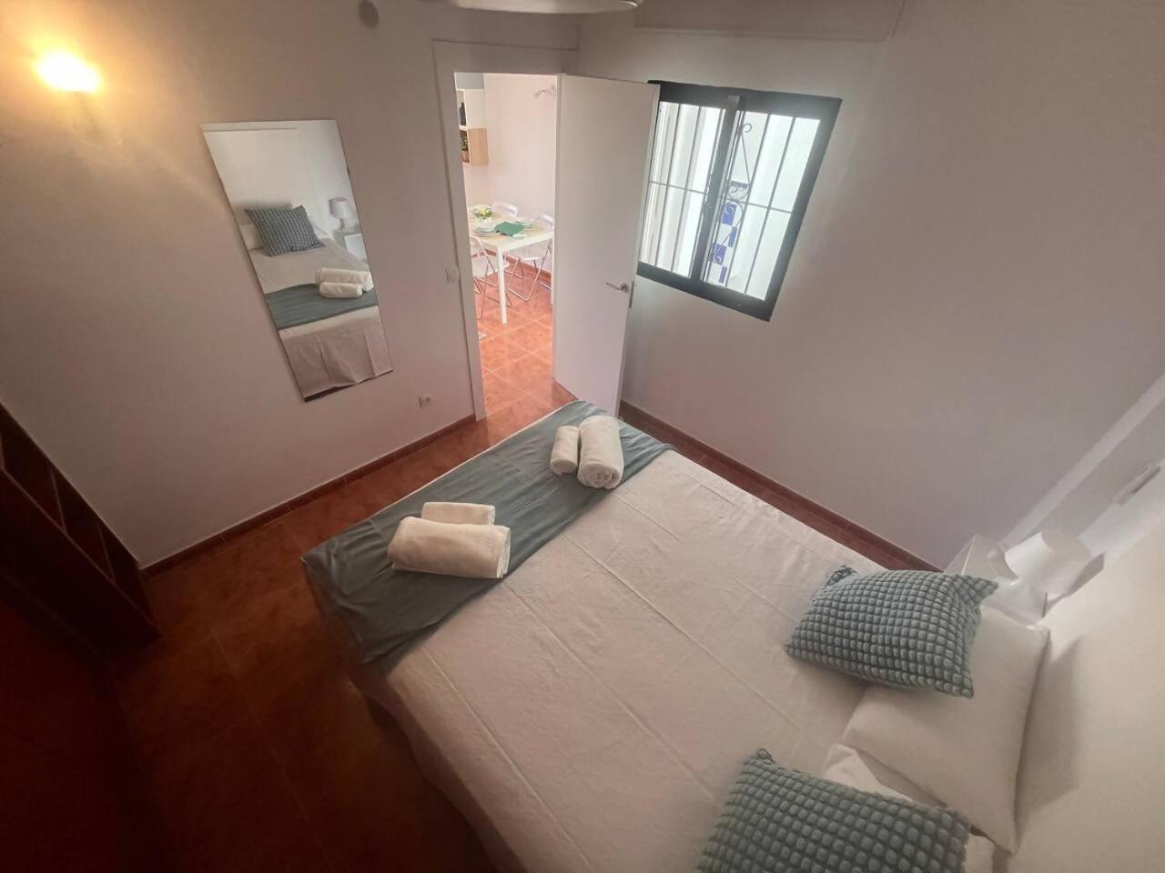 Apartamento Lidia Planta 2, La Carihuela 1ª Linea Playa, Vistas Mar, Buhardilla 1 Dormitorio, 40 M2, 1-3 Huesped, Terraza, Wifi Торемолинос Екстериор снимка