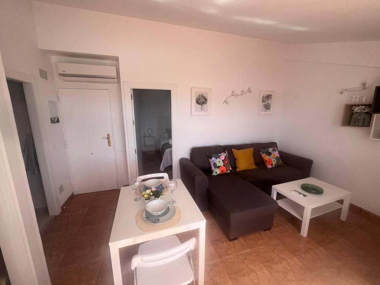 Apartamento Lidia Planta 2, La Carihuela 1ª Linea Playa, Vistas Mar, Buhardilla 1 Dormitorio, 40 M2, 1-3 Huesped, Terraza, Wifi Торемолинос Екстериор снимка