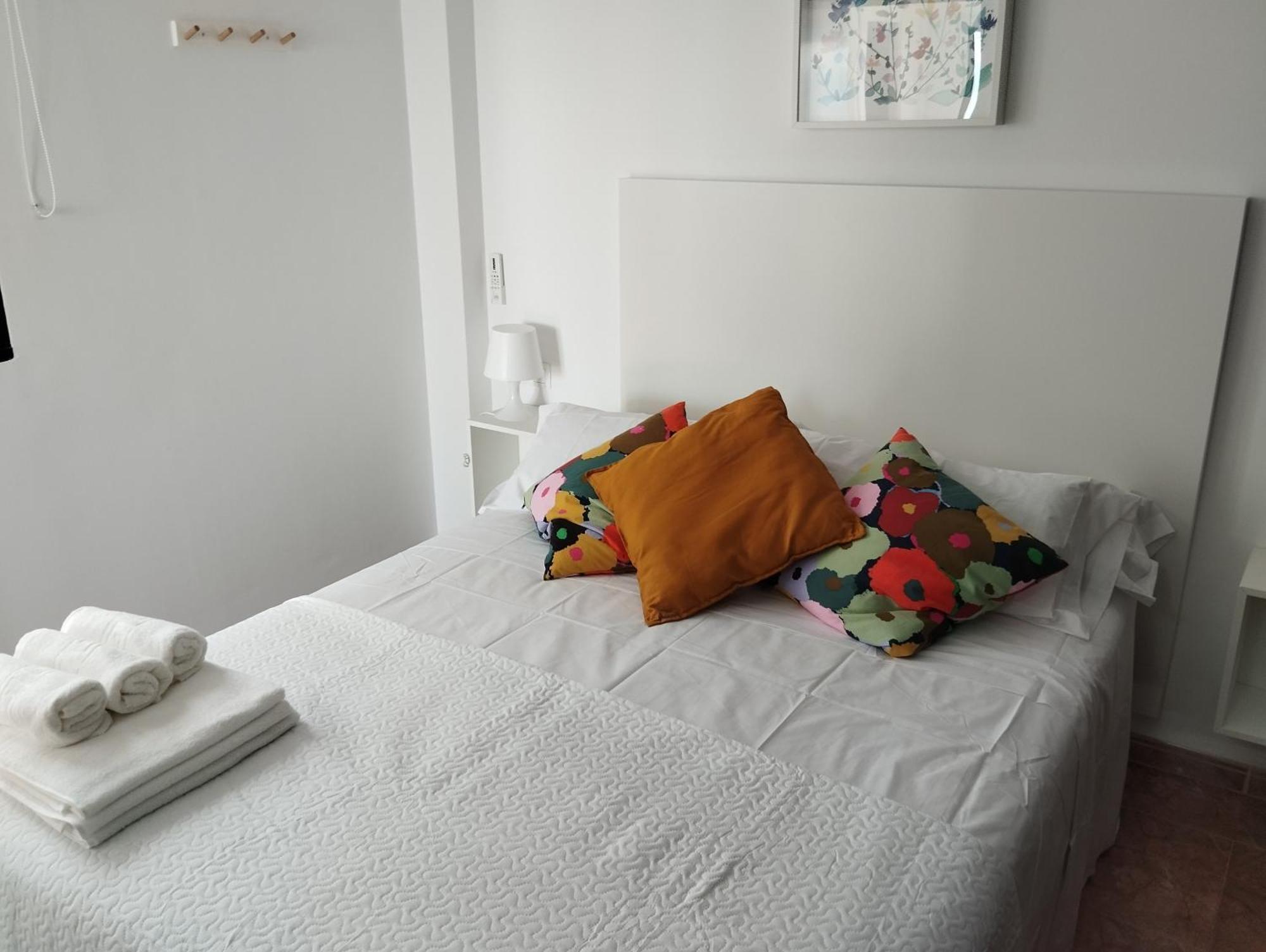 Apartamento Lidia Planta 2, La Carihuela 1ª Linea Playa, Vistas Mar, Buhardilla 1 Dormitorio, 40 M2, 1-3 Huesped, Terraza, Wifi Торемолинос Екстериор снимка